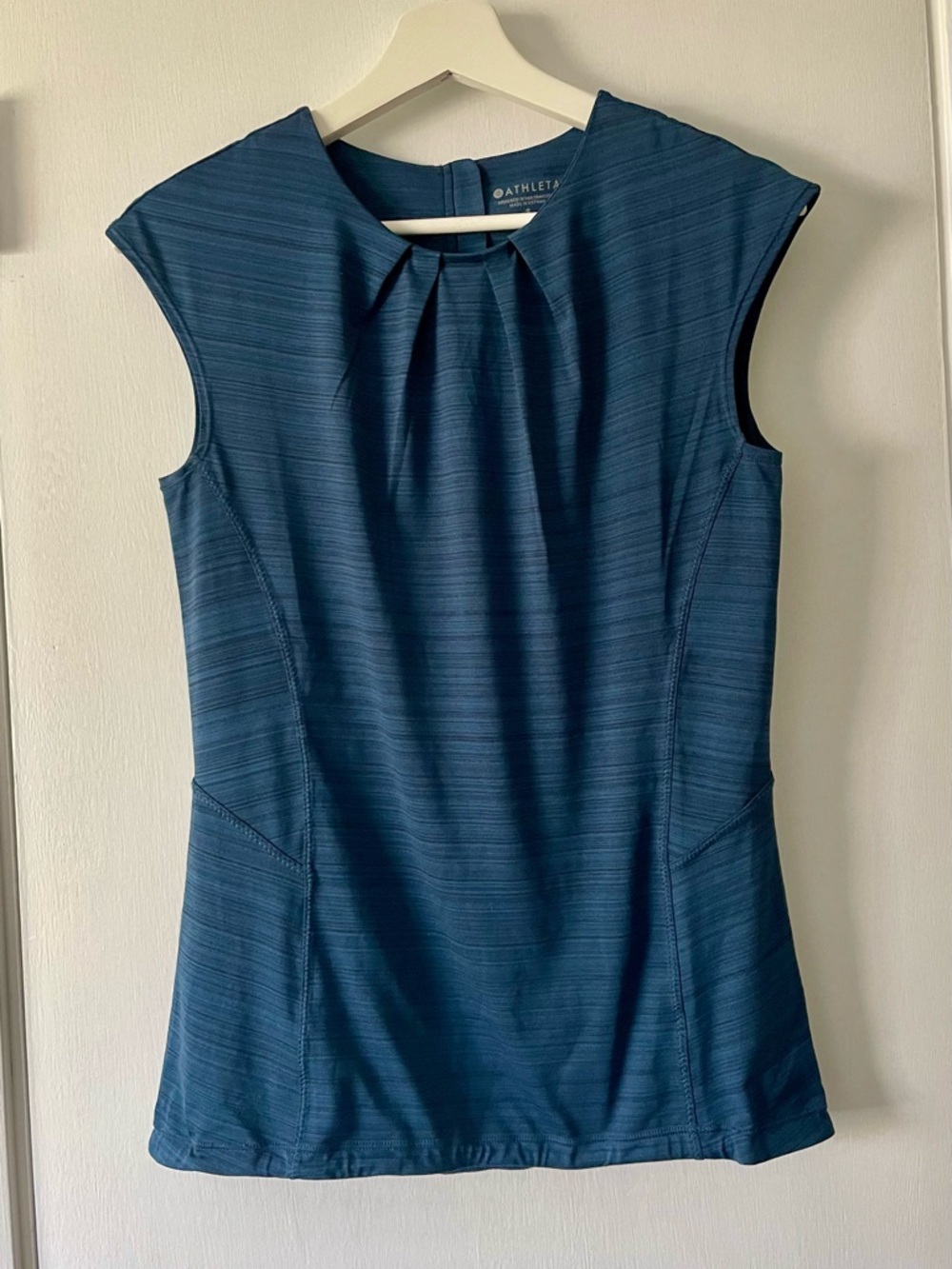 Athleta Blue Athletic Top S Sleeveless Performance Zip Back Pocket